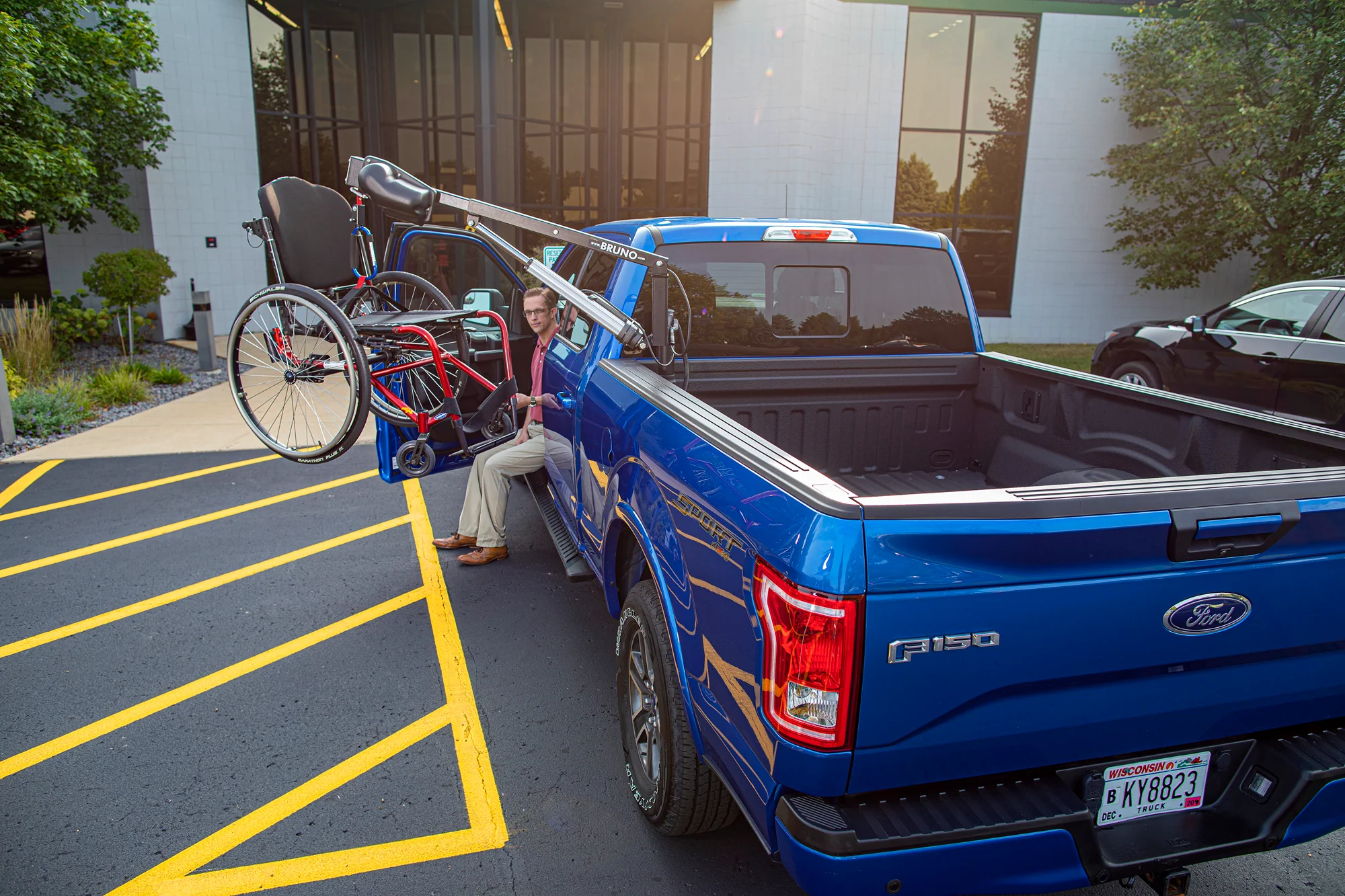 Out-Rider Heavy Duty Scooter Lift - Image 3