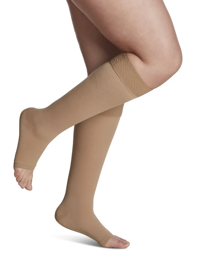 Womens Opaque Knee High 20-30mmHg - Image 4
