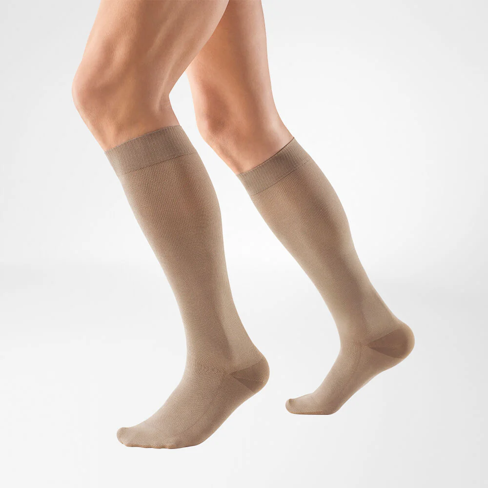 Unisex VenoTrain Business Knee High 20-30mmHg - Image 4
